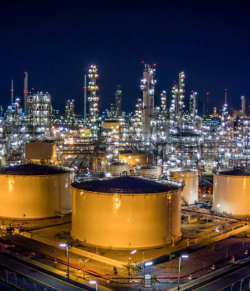 Goods lift Manufacturers in India For Petrochemical Industry